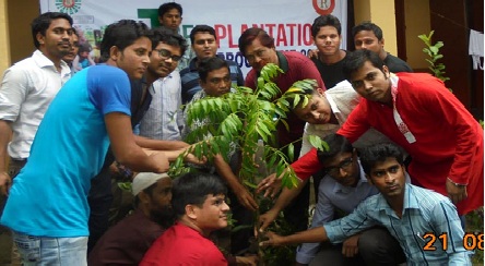 রোটার‌্যাক্ট ক্লাব অব সেন্ট্রাল গার্ডেন চাঁদপুরের বৃক্ষরোপণ