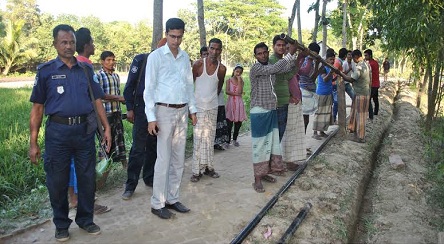 কুমিল্লার অবৈধ গ্যাস লাইন বিচ্ছিন্ন : সরাঞ্জামাদি আটক