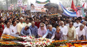 স্বাধীনতা ও জাতীয় দিবসে স্মৃতিসৌধে শ্রদ্ধা জানালেন খালেদা জিয়া