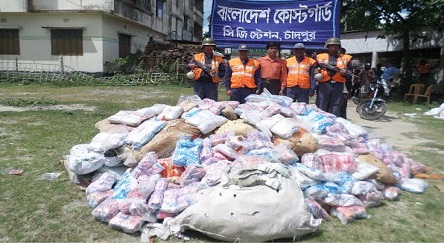 চাঁদপুরে ২৭ লাখ ৩৬ হাজার টাকার নিষিদ্ধ পণ্য জব্দ