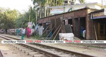 উচ্ছেদের ক’দিন পরেই চাঁদপুর রেললাইনের পাশে আবারো অবৈধ স্থাপনা