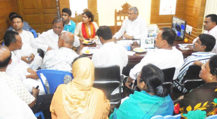 চাঁদপুর পৌর কাউন্সিলরদের সাথে পুলিশ সুপারের মতবিনিময়