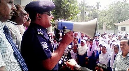 ওটারচর উবিতে শিক্ষার্থীদের মাদকবিরোধী শপথ পাঠ