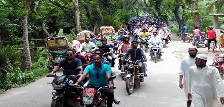 ফরিদগঞ্জে শিল্পপতি এমএ হান্নানের শো-ডাউন