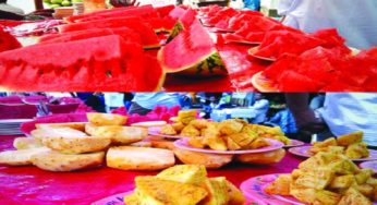 রাস্তার পাশে ফল কেটে বিক্রি, বাড়ছে রোগ