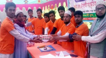 কচুয়ায় শিক্ষার্থীদের মাঝে বিনামূল্যে বই বিতরণ