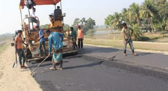 মতলবে মেঘনা-ধনাগোদা বেড়িবাঁধ মহাসড়কের কাজ চলছে দ্রুত গতিতে