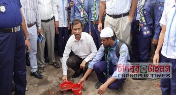 গণসচেতনতা সৃষ্টিতে চাঁদপুর লঞ্চঘাটে জেলা প্রশাসনের অভিযান