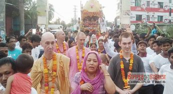 চাঁদপুরে বিদেশি নাগরিকদের অংশগ্রহণে রথযাত্রা