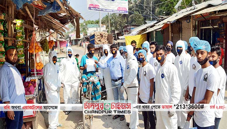 ফরিদগঞ্জে তরুণের উদ্যোগে লিফলেট মাস্ক-হ্যান্ড স্যানিটাইজার বিতরণ