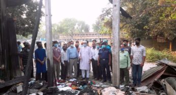 মতলবে অগ্নিকাণ্ডে ক্ষতিগ্রস্থ সহকারি অধ্যাপককে এমপির অনুদান