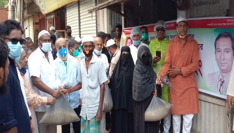 চাঁদপুরে ৫ হাজার পরিবারের মাঝে বিএনপির ত্রাণ বিতরণ শুরু