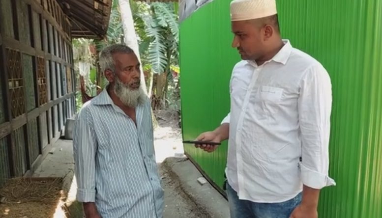 হাজীগঞ্জে এমপির ফোন পেয়ে আবেগে আপ্লুত বতুমিয়া