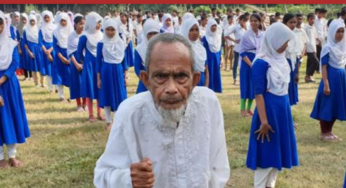 চাঁদপুর গ্রামের চা-বিক্রেতা আব্দুল খালেকের স্কুলে শতভাগ পাস