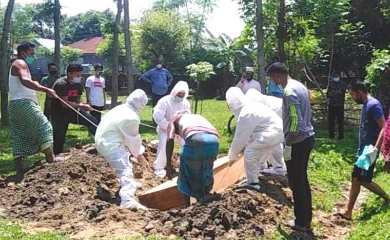 চাঁদপুরে করোনা উপসর্গে মৃত খ্রিষ্টান ধর্মাবলম্বীকে সমাধিস্থ করলো ইসলামী আন্দোলন