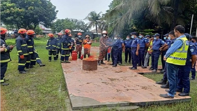 মতলবে ফায়ার সার্ভিসের অগ্নিনিবার্পণ মহড়া