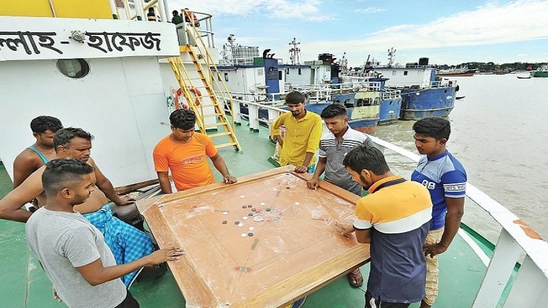 নৌশ্রমিকদের কর্মবিরতিতে ৯৬৭ জাহাজে আটকা ২২ লাখ টন পণ্য