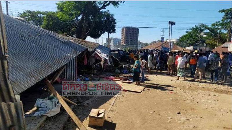 চাঁদপুরে উচ্ছেদ অভিযানে পাল্টে গেল রেল-লাইনের দুপাশের চিত্র