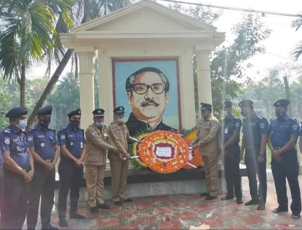 শাহরাস্তিতে বঙ্গবন্ধুর প্রতিকৃতিতে শ্রদ্ধাঞ্জলি অর্পণ ও আলোচনা সভা