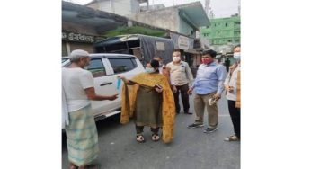 শাহরাস্তিতে করোনার সচেতনতার লক্ষে মাক্স বিতরণ