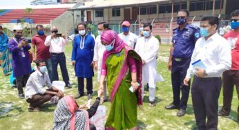 চাঁদপুরে ৫শতাধিক বেদে-অটো চালক-হতদরিদ্রের মাঝে চাল বিতরণ