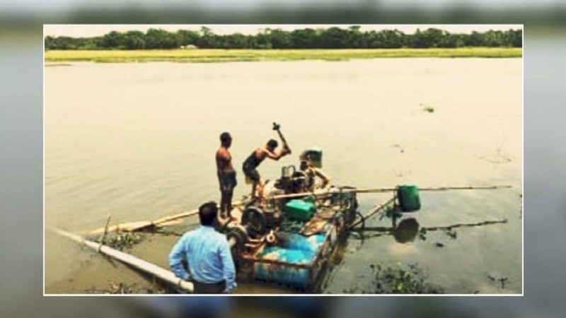 চাঁদপুর টাইমসে সংবাদ প্রকাশের পর ফরিদগঞ্জে অবৈধ ড্রেজার ধ্বংস