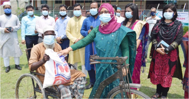 চাঁদপুরে ৪শতাধিক পরিবার পেলো প্রধানমন্ত্রীর ঈদ উপহার