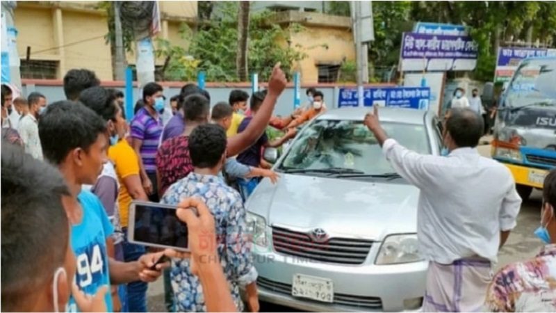 চাঁদপুরে ২শ’ অটোরিকশা জব্দের প্রতিবাদে চালকদের বিক্ষোভ