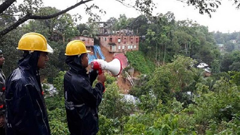 অতিবৃষ্টিতে ভূমিধসের শঙ্কা