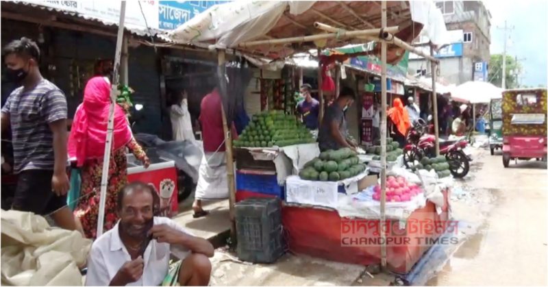 কচুয়ায় লকডাউনে সরকারি নির্দেশনা মানছে না ব্যবসায়ীরা