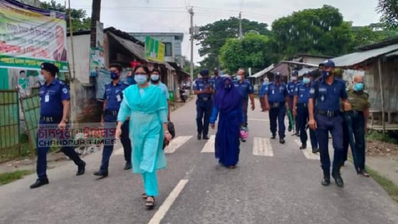 শাহরাস্তিতে লকডাউন অমান্য করায় জরিমানা ও ৩ জনকে কারাদণ্ড