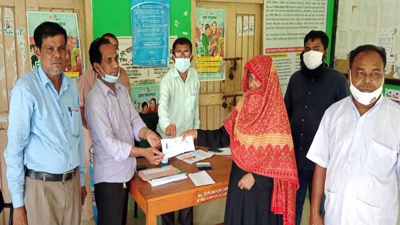 মতলব দক্ষিণে ৭শ’ পরিবার পেল প্রধানমন্ত্রীর উপহার