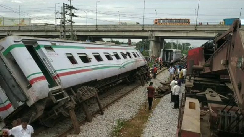 ৭ ঘন্টা বন্ধ থাকার পর কুমিল্লায় ট্রেন চলাচল স্বাভাবিক