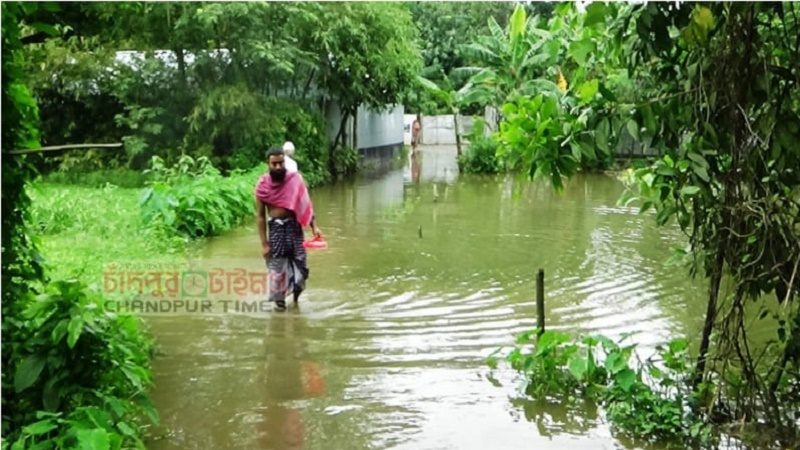 কচুয়ায় রাস্তায় পানিবদ্ধতায় ৮ গ্রামের মানুষের ভোগান্তি