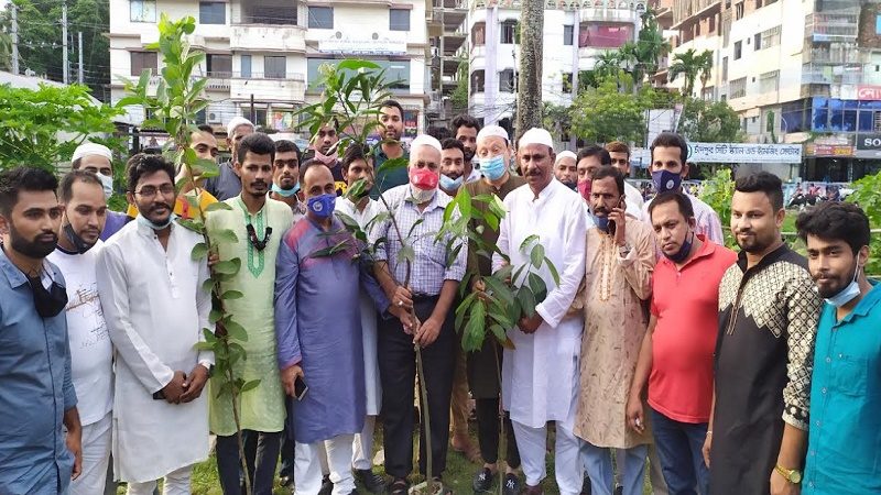 একুশ আগস্ট নিহতদের স্মরণে চাঁদপু‌রে যুবলী‌গের বিভিন্ন কর্মসূচি পালন