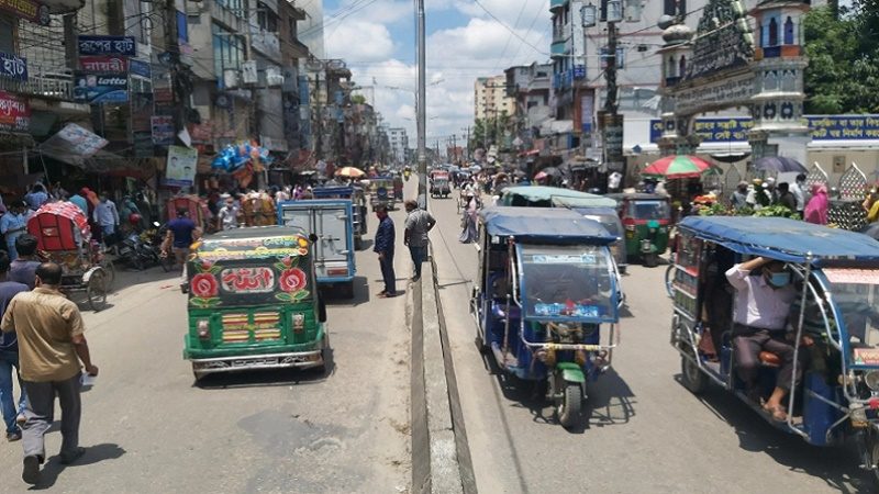 হাজীগঞ্জে শিথিলের আগেই ‘শিথিল’ লকডাউন