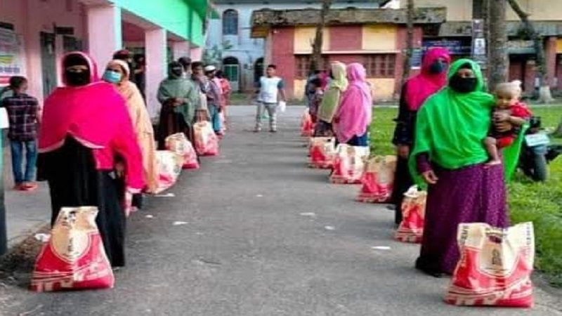 শাহরাস্তিতে কল সেন্টারে ফোন করে খাদ্য সহায়তা পেলো ৬৩১ পরিবার