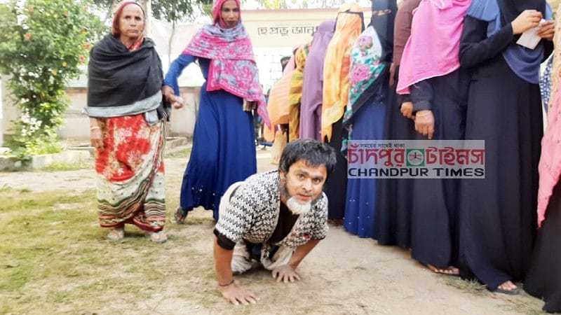 মতলব উত্তরে ভোট দিতে পেরে প্রতিবন্ধী জাকির মহাখুশি