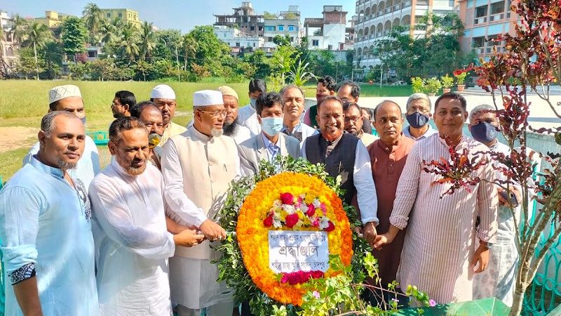 চাঁদপুরে শহীদ রাজু স্মৃতি সংসদে ফুলেল শ্রদ্ধাঞ্জলি