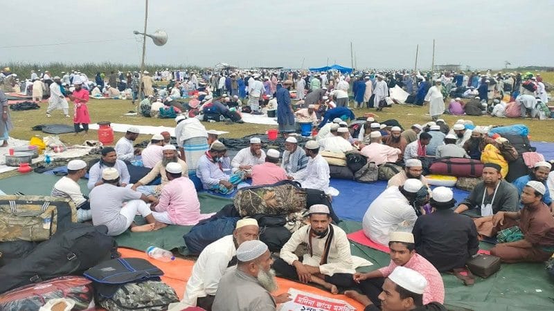 আখেরি মোনাজাতের মাধ্যমে শেষ হলো চাঁদপুর জেলা ইজতেমা