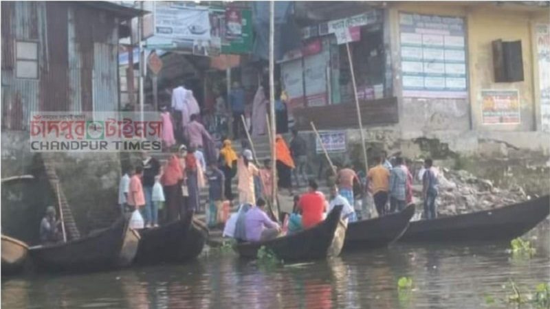 মতলব খেয়াঘাটে অতিরিক্ত টোল আদায়, যাত্রীদের চরম দুর্ভোগ