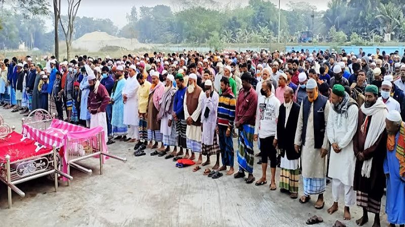 মতলব উত্তরে এক গ্রামের একই সময়ে ২ জনের জানাজা