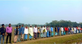 হাইমচরে সরকারি প্রকল্পের খাল খননে বাঁধা,  পুনরুদ্ধারে কৃষকদের মানববন্ধন