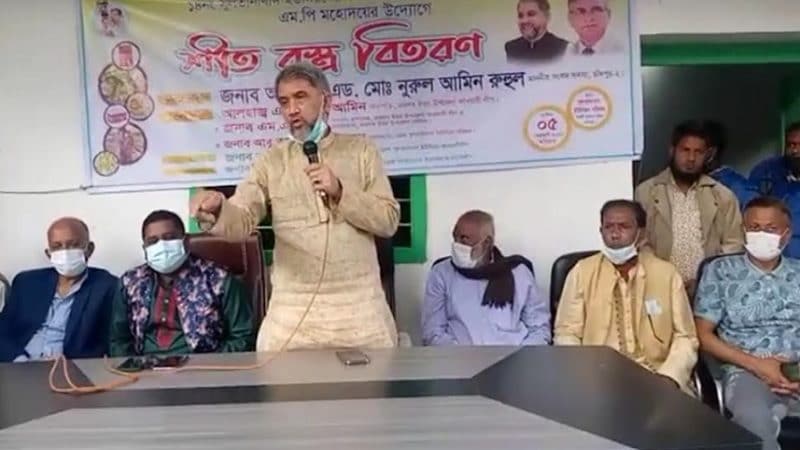 মতলবের সুলতানাবাদে এমপি রুহুলের শীতবস্ত্র বিতরণ