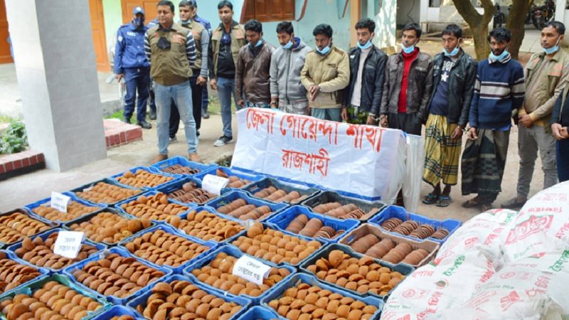 খেজুরের গুড়ে থাকছে না একফোঁটা খেজুরের রসও