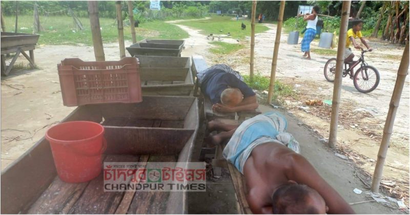 প্রচণ্ড গরমে বিপাকে চাঁদপুরের খেটে খাওয়া সাধারণ মানুষ