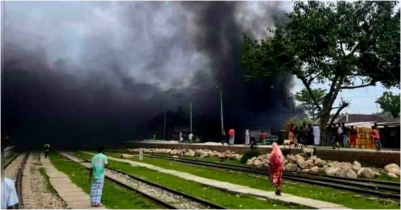 চাঁদপুর বড়স্টেশন রকেটঘাটে ভয়াবহ অগ্নিকাণ্ড