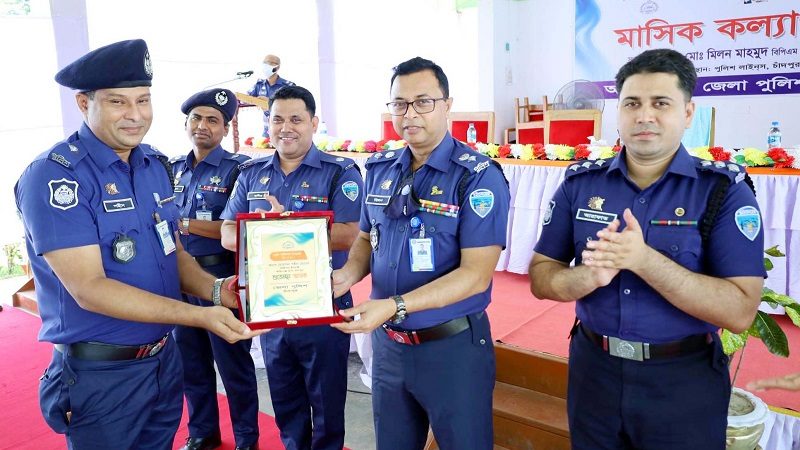 শ্রেষ্ঠ অফিসার ইনচার্জ হলেন ফরিদগঞ্জের ওসি শহীদ হোসেন