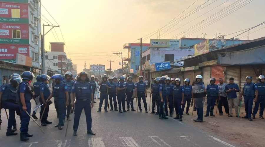 হাজীগঞ্জে বিএনপির ৫ শতাধিক নেতাকর্মীর বিরুদ্ধে মামলা, আটক ২০