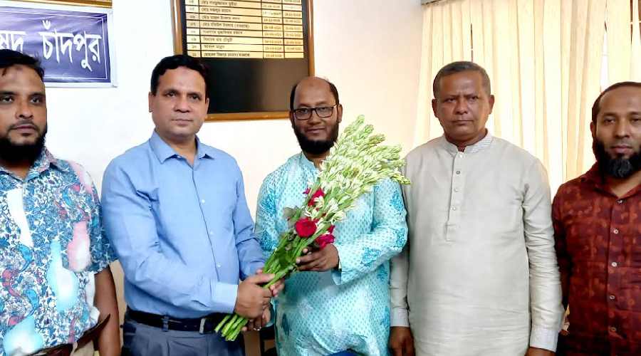 চাঁদপুর সদরে নব-নির্বাচিত সদস্য মনিরুজ্জামান মানিকের শুভেচ্ছা বিনিময়